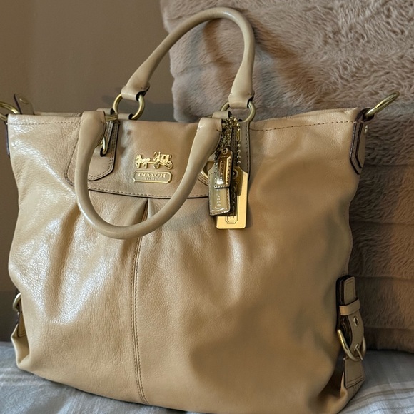 Coach Handbags - Vintage Coach Beige Leather Tote Bag